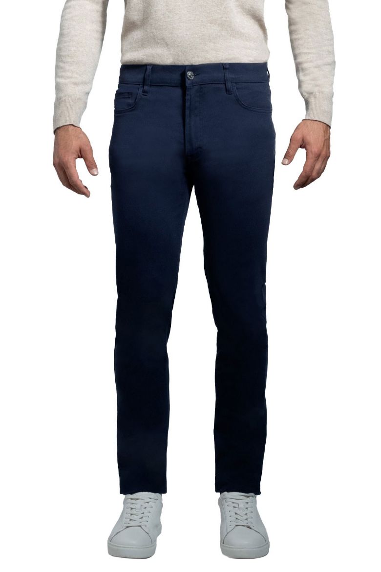 Immagine di Pantalone 5 Tasche in cotone twill tinta unita dal taglio denim, per vestire il tempo libero abbinabile ad una camicia e una maglia.