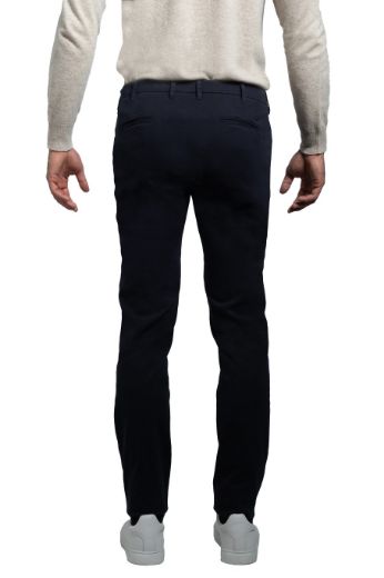 Immagine di PANTALONE INFORMALE  MODELLO CHINO IN COTONE  TWILL, TINTA UNITA, VESTIBILITA' SLIM