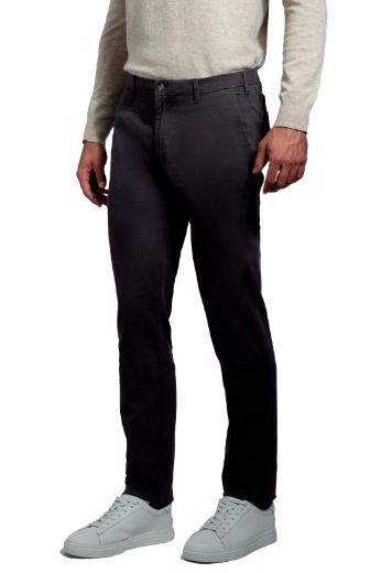 Immagine di PANTALONE INFORMALE  MODELLO CHINO IN COTONE  TWILL, TINTA UNITA, VESTIBILITA' SLIM