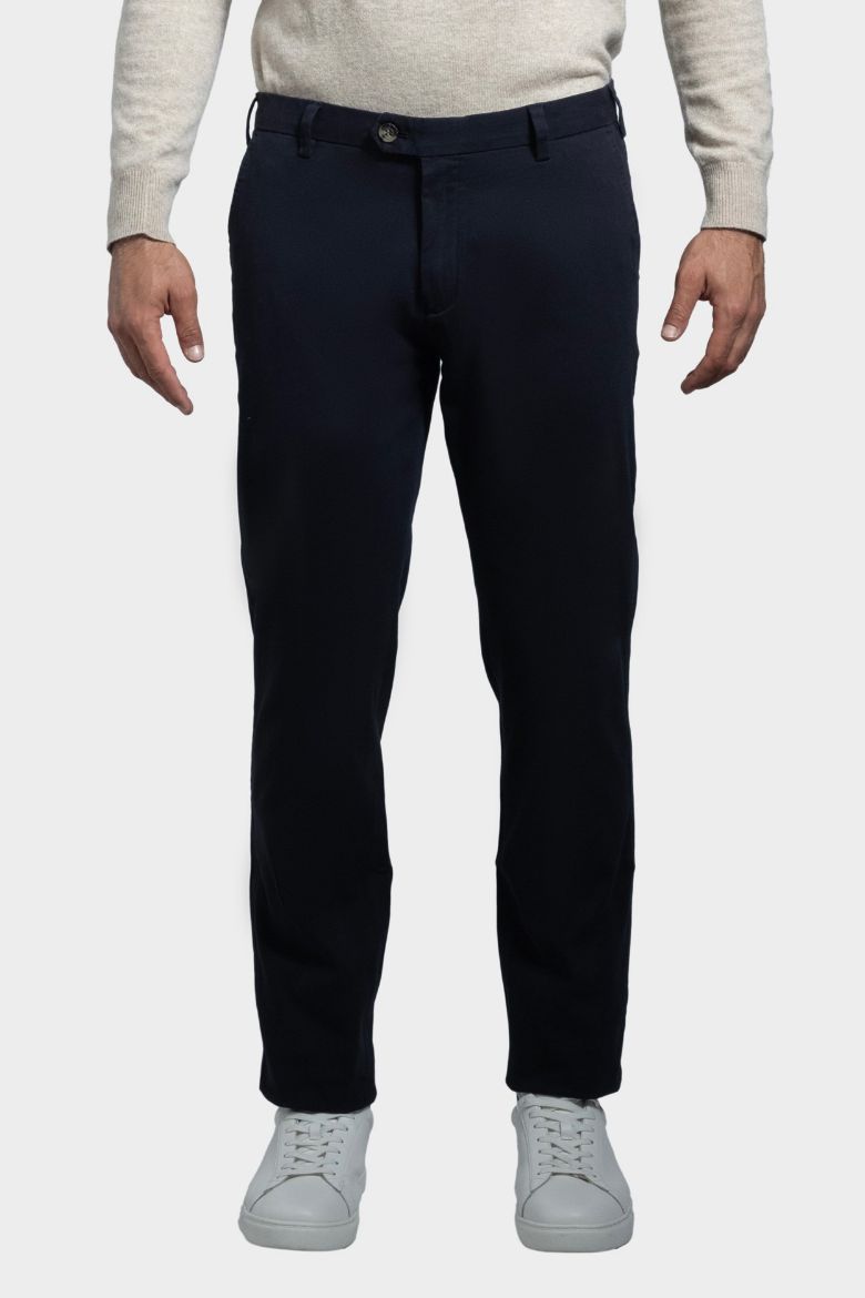 Immagine di PANTALONE INFORMALE  MODELLO CHINO IN COTONE  TWILL, TINTA UNITA, VESTIBILITA' REGULAR