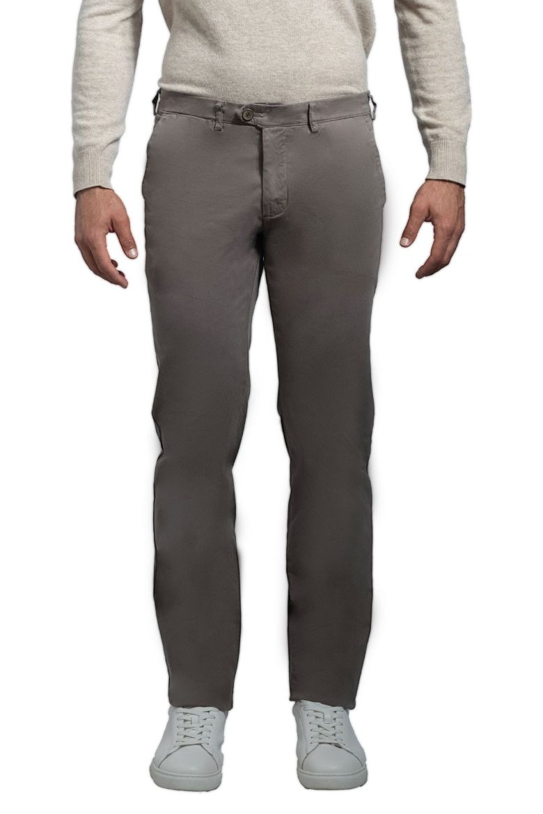 Immagine di PANTALONE INFORMALE  MODELLO CHINO IN COTONE  RASO, TINTA UNITA, VESTIBILITA' SLIM