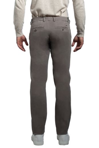 Immagine di PANTALONE INFORMALE  MODELLO CHINO IN COTONE  RASO, TINTA UNITA, VESTIBILITA' SLIM