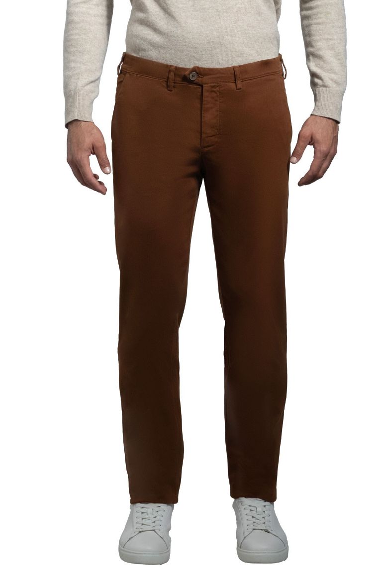 Immagine di PANTALONE CHINO IN TESSUTO ARMATURATO UNITO