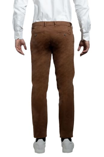 Immagine di PANTALONE INFORMALE  MODELLO CHINO IN COTONE  RASO, TINTA UNITA, VESTIBILITA' SLIM